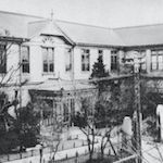 大正11年焼失前の校舎<br>Banchō Primary School before being destroyed by fire on 20 July 1922<br>Source: 番町小学校創立百周年記念