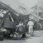 小石川區水道町三九<br>Collapsed buildings in Suidō-chō, Koishikawa<br>Source: 大正大震災誌  警示廳, 1925