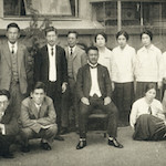 全校職員<br>Takechō Primary School teachers<br>Source: 東京市竹町小学校 復興校舎落成記念写真帳, 1929