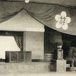 講堂<br>Takechō Primary School: Auditorium<br>Source: 東京市竹町小学校 復興校舎落成記念写真帳, 1929