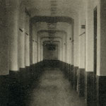 廊下<br>Takechō Primary School: Corridor<br>Source: 東京市竹町小学校 復興校舎落成記念写真帳, 1929