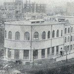 校舍西側<br>West side of Taimei Primary School<br>Source: 新築落成五十週年記念號 星のかゞやき, 1929