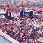(復興祭御巡幸記念) 馬場先門の雑踏<br>Crowds of people at Babasakimon<br>Source: Postcard, 1930